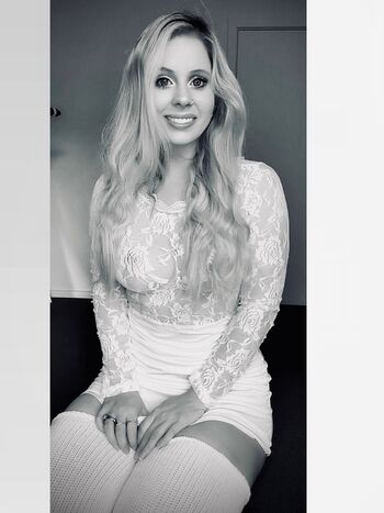 Full leaked Rainbowdresses private onlyfans photo