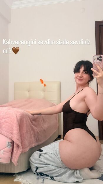 Full leaked Itsmenazli page private onlyfans photo