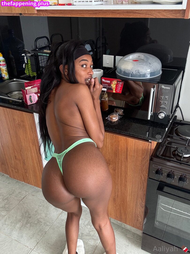 Aaliyah King / aaliyah.king / ebonyaaliyah Φωτογραφία Γυμνών OnlyFans #16