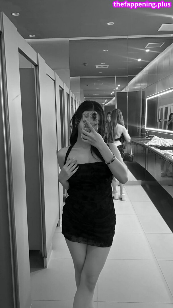 Saipetch B. / aaomhelloo Fotografie OnlyFans Dezbrăcată #102