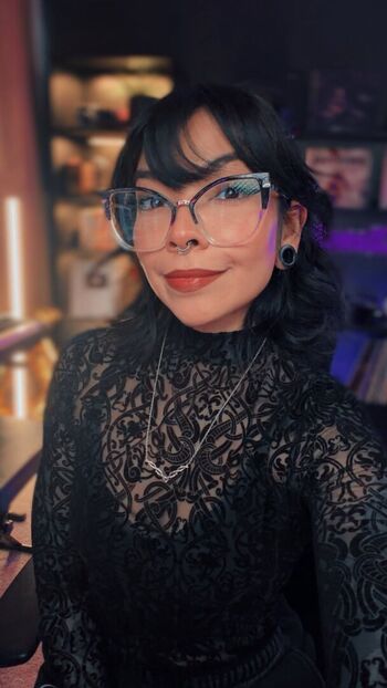 AileenSenpaiReacts