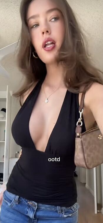 Full leaked Alanascott private onlyfans photo