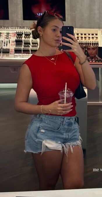 Full leaked Alinafernandez private onlyfans photo