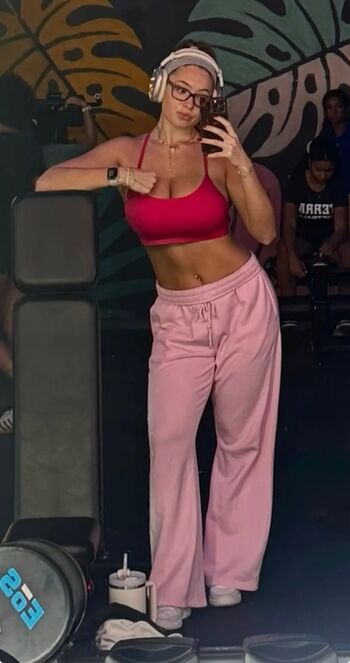 Full leaked Alinafernandez private onlyfans photo