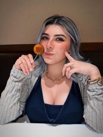 Full leaked Alluux private onlyfans photo