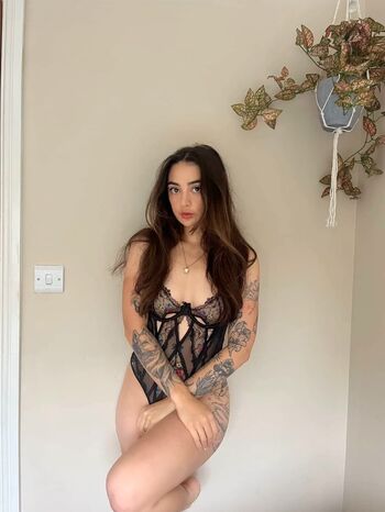 Full leaked Alyska private onlyfans photo