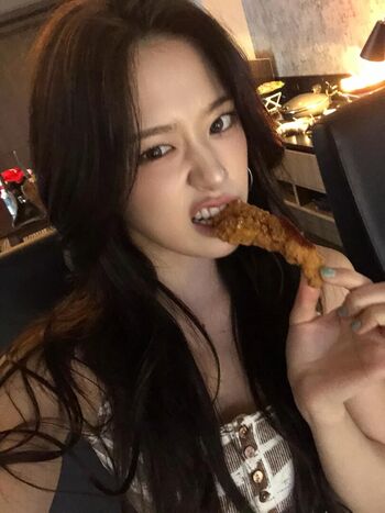 Full leaked An yujin private onlyfans photo