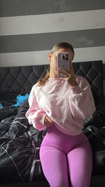 Full leaked Aneczkaa private onlyfans photo