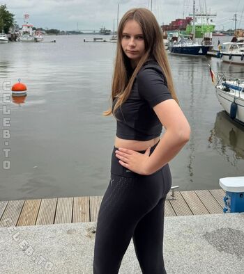 Angelina_Dehlow