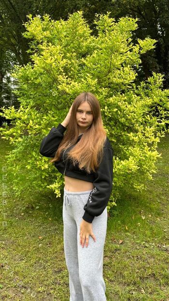 Angelina_Dehlow