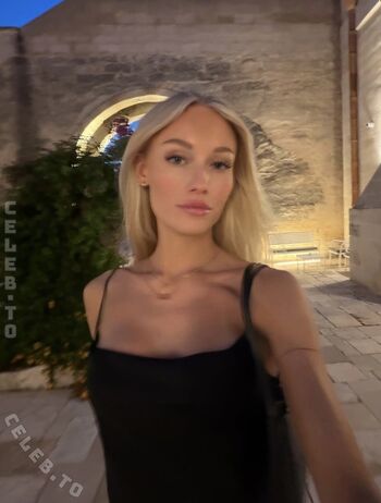 Full leaked Annaauroraegger private onlyfans photo