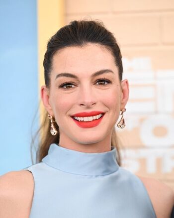 Anne Hathaway