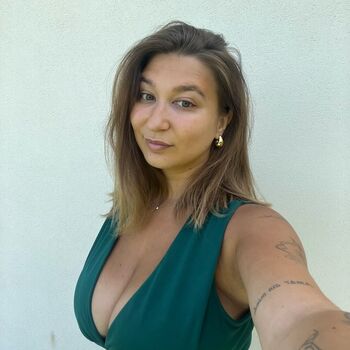 Full leaked Apoline perret private onlyfans photo