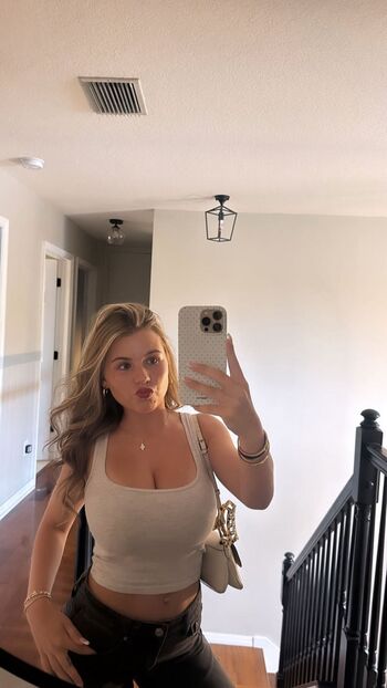 Full leaked Ariana white private onlyfans photo