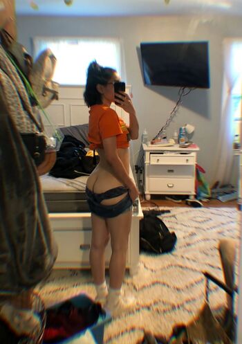 Full leaked Ariilly private onlyfans photo