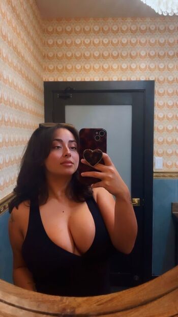 Full leaked Ariibacardi private onlyfans photo