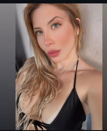 Full leaked Ariloiraa private onlyfans photo