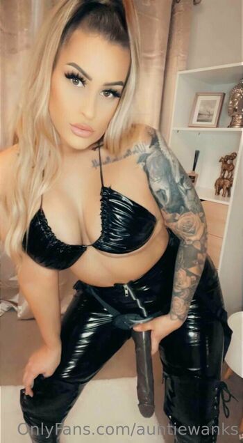 Full leaked Auntiewanks private onlyfans photo