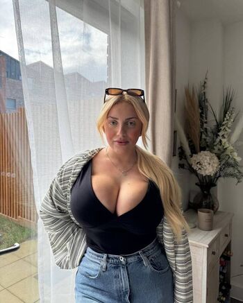 Full leaked Aurorao private onlyfans photo