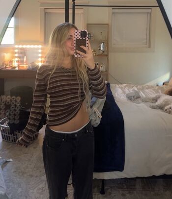 Full leaked Ava kolker private onlyfans photo