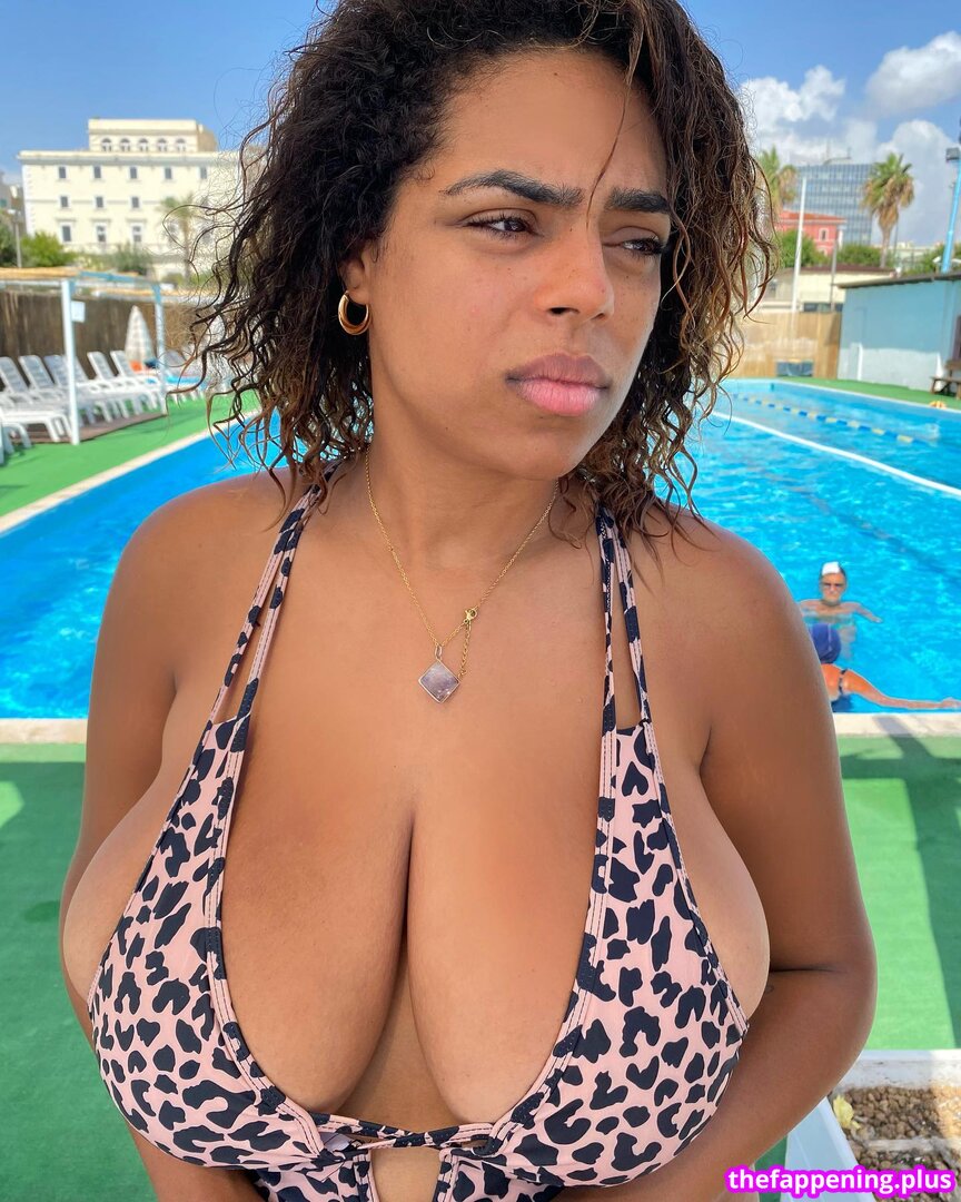 BBC Dildo Solos / Riding / Stroking / Sucking / etc. / https: / lyssaoficiall / talitasilvx Foto OnlyFans Nua #358