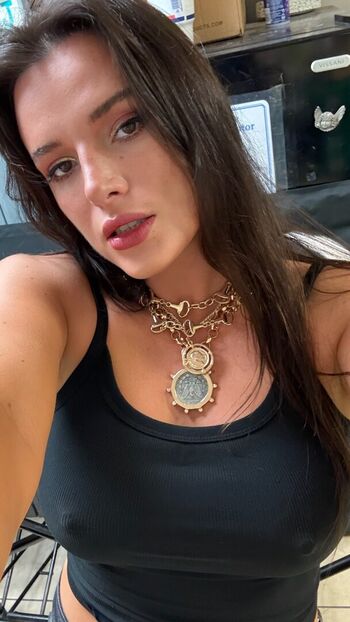 Full leaked Bella thorne  page private onlyfans photo