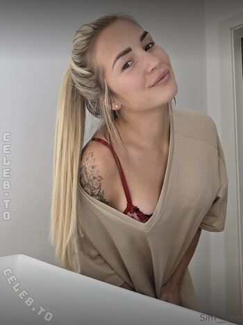 Full leaked Blonde model private onlyfans photo