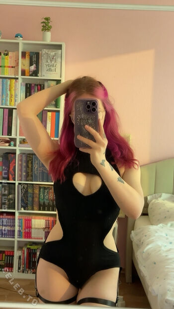 Full leaked Blossomprinxess private onlyfans photo