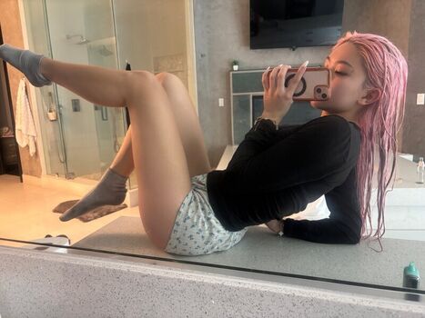 Full leaked Bratkylani private onlyfans photo