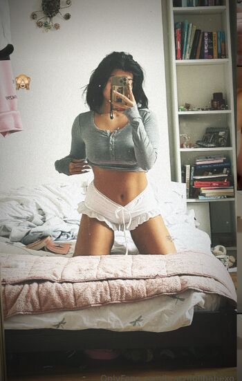 Full leaked Bratzdollbabexo private onlyfans photo