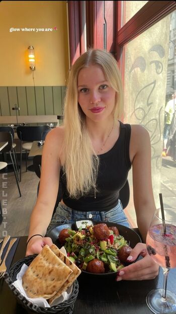 Full leaked Cara lb private onlyfans photo