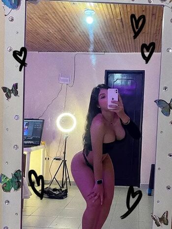 Full leaked Carolinegranada private onlyfans photo