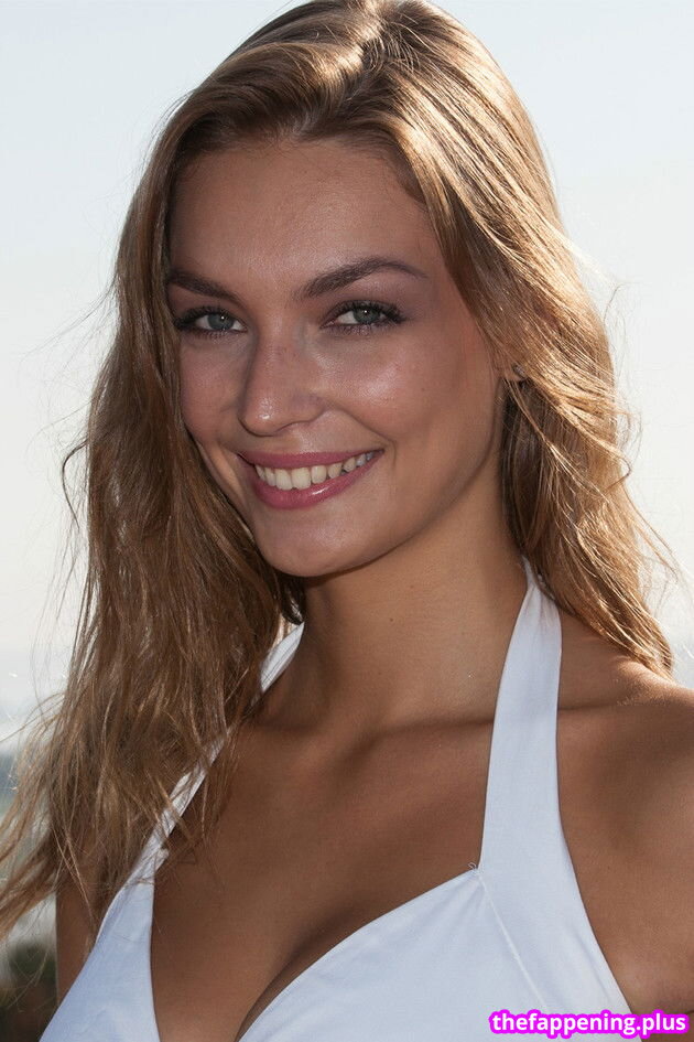 Cécile Fourrier Meztelen OnlyFans Fotó #4