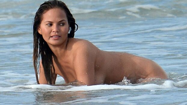 Full leaked Chrissyteigen private onlyfans photo