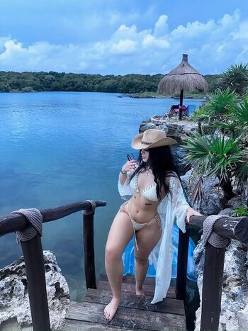 Full leaked Chxrryxblossom private onlyfans photo
