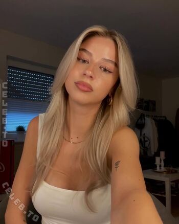 Full leaked Ciarasophie private onlyfans photo