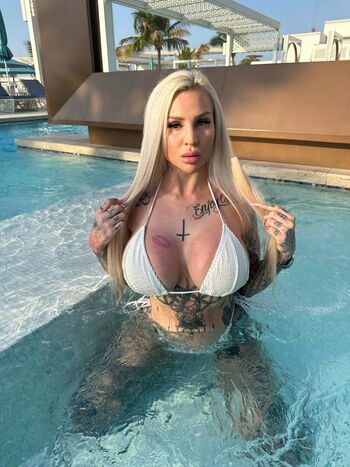 Full leaked Coradiamond private onlyfans photo