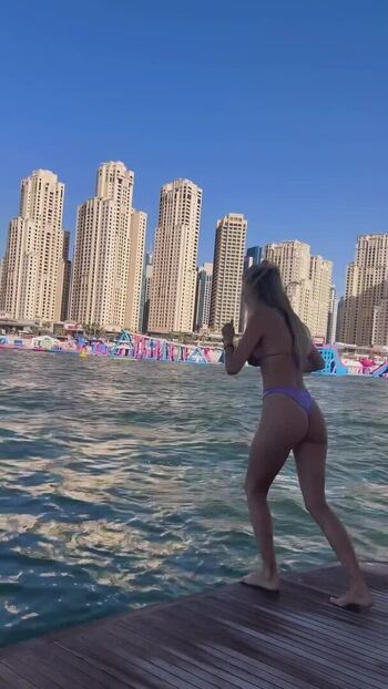 Full leaked Crystallandysh private onlyfans photo