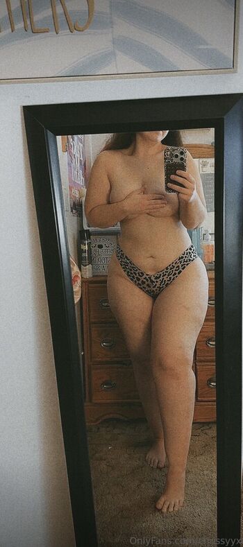 Full leaked Curlyfrycrissy private onlyfans photo