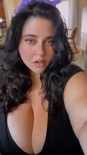 curvygoddess_123