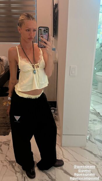 Full leaked Delilah belle hamlin private onlyfans photo