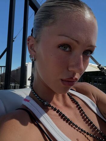 Full leaked Delilah belle hamlin private onlyfans photo