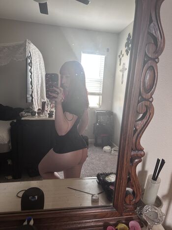 Full leaked Delusionalslvt private onlyfans photo