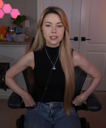 Full leaked Dizzykitten private onlyfans photo
