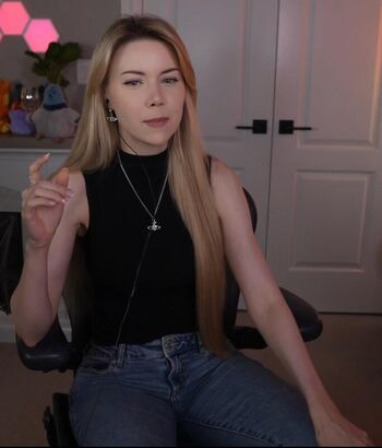 Full leaked Dizzykitten private onlyfans photo