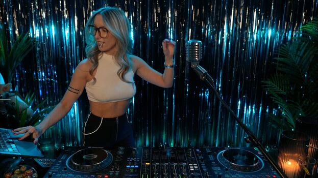 DJMissShelton