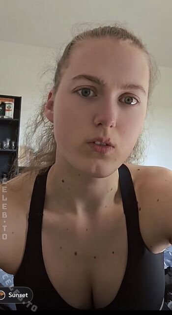 Full leaked Einfachnurchristiinaa private onlyfans photo