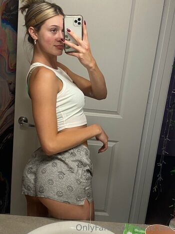 Full leaked Elise eve private onlyfans photo