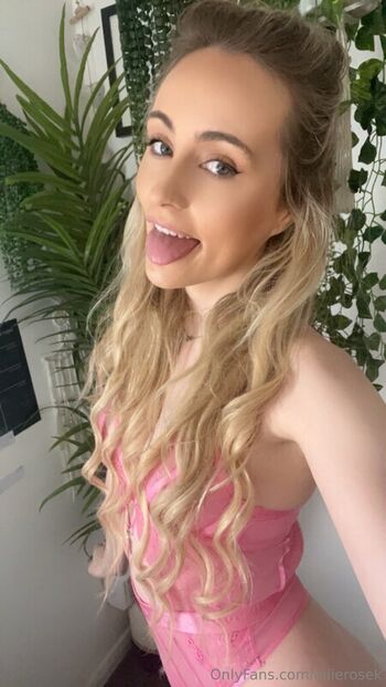 Full leaked Ellierosek private onlyfans photo