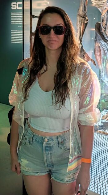 Full leaked Emidivergent private onlyfans photo